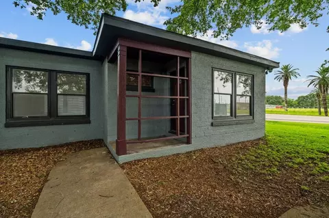 814 3rd Ave N, Texas City, TX 77590