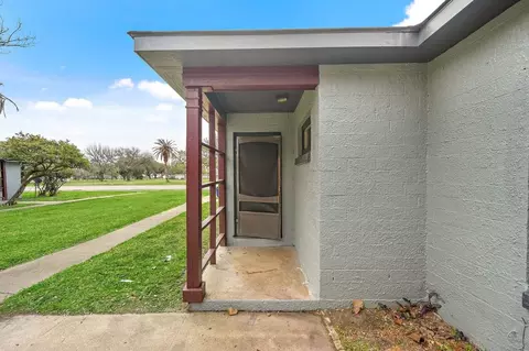814 3rd Ave N, Texas City, TX 77590