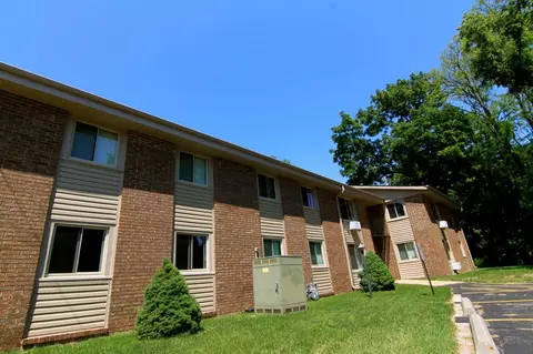 400 Browns Ct, Lake Mills, WI 53551