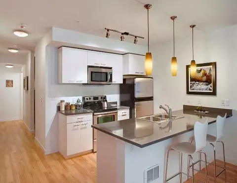6900 E Green Lake Way N, Seattle, WA 98115 photo 2