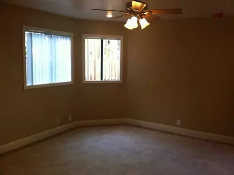 1075 N Vulcan Ave, Encinitas, CA 92024
