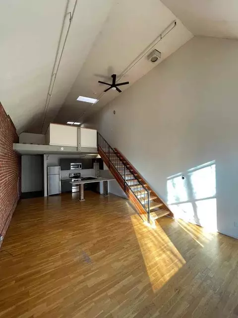 625 NW Everett St, Portland, OR 97209