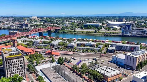 625 NW Everett St, Portland, OR 97209