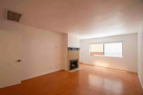 5617 Woodman Ave, Los Angeles, CA 91401