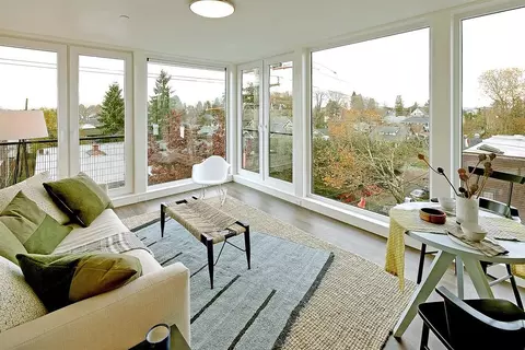 526 19th Ave E, Seattle, WA 98112 photo 2