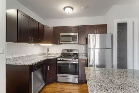 7736 N Ashland Ave, Chicago, IL 60626 photo 6