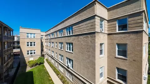 7736 N Ashland Ave, Chicago, IL 60626 photo 2