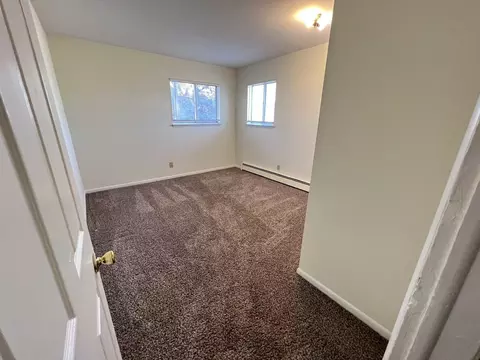 910 E Jolly Rd, Lansing, MI 48910 photo 8