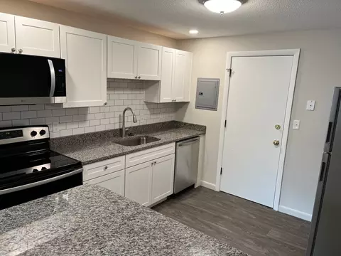7 Dyer Ct, Danvers, MA 01923