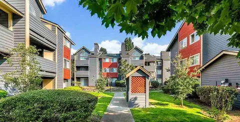 400 S 152nd St, Burien, WA 98148