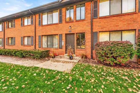 20745 Saint Francis St, Farmington Hills, MI 48336