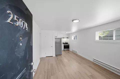 2501 NW 85th St, Seattle, WA 98117