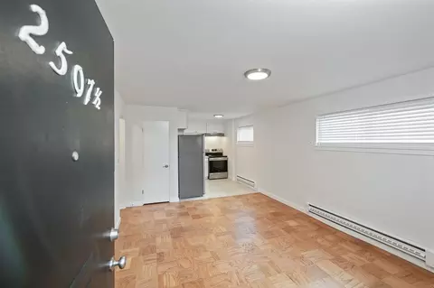 2501 NW 85th St, Seattle, WA 98117