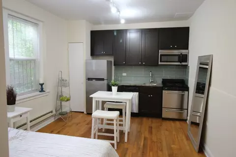 1210 W Granville Ave, Chicago, IL 60660