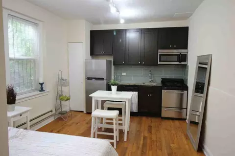 1210 W Granville Ave, Chicago, IL 60660
