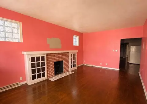 260 Freeport Rd, New Kensington, PA 15068