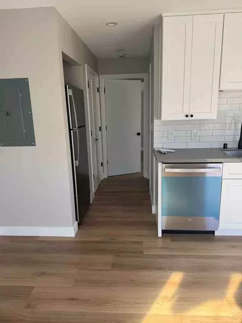 29324 Dixon St, Hayward, CA 94544