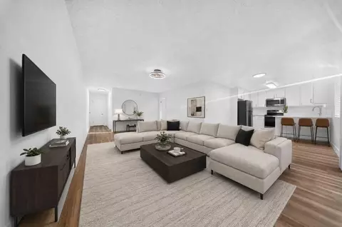 20317 Saticoy St, Los Angeles, CA 91306