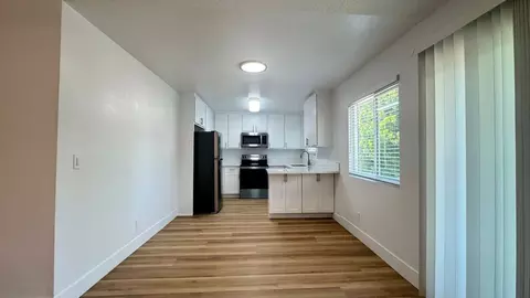 20317 Saticoy St, Los Angeles, CA 91306
