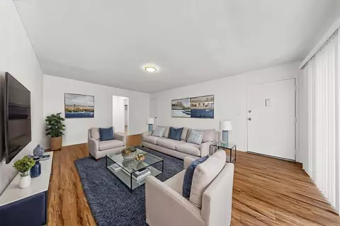 20317 Saticoy St, Los Angeles, CA 91306