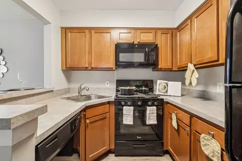 701 Royal Oaks Ct, Monmouth Junction, NJ 08852 photo 6