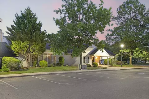 701 Royal Oaks Ct, Monmouth Junction, NJ 08852 photo 11