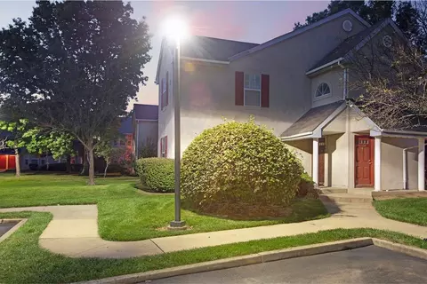 701 Royal Oaks Ct, Monmouth Junction, NJ 08852 photo 12