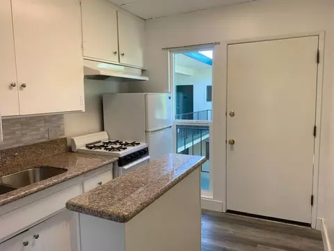 906 9th St, Santa Monica, CA 90403