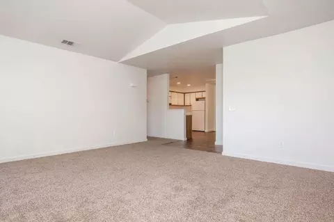 641 N Fowler Ave, Clovis, CA 93611
