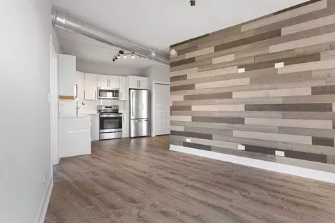 7645 N Sheridan Rd, Chicago, IL 60626