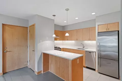 1570 Eustis St, Lauderdale, MN 55108