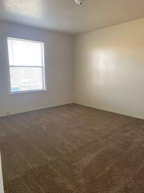 1011 Meadowlark Ct SE, Rio Rancho, NM 87124