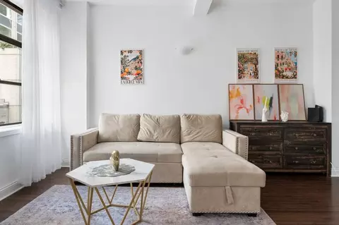 132 E 45th St, New York, NY 10017