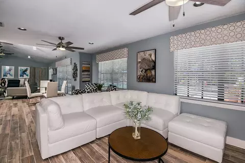 3404 Magenta Way, Bloomingdale, FL 33511 photo 12