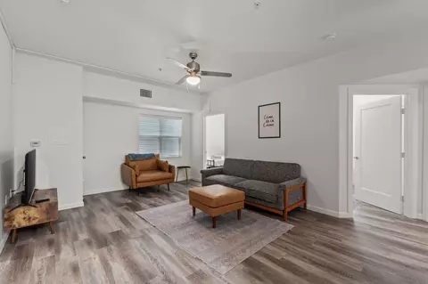 911 W 22nd St, Austin, TX 78705