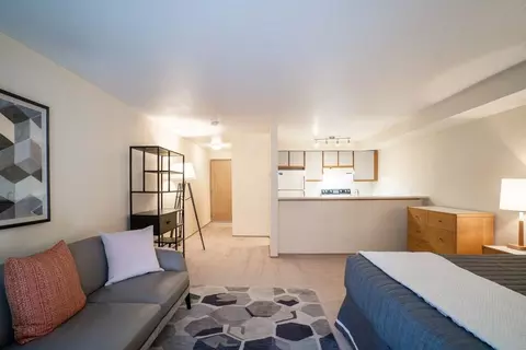 500 13th Ave E, Seattle, WA 98102