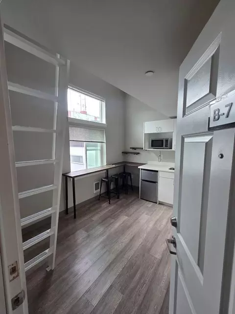 1811 20th Ave, Seattle, WA 98122