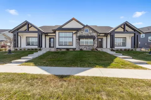 1904 SW Cascade Falls Dr, Ankeny, IA 50023
