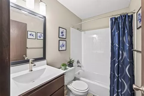 577 Harriet Ave, Arden Hills, MN 55126