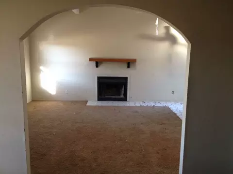 982 N Lancelot Ave, Fayetteville, AR 72701