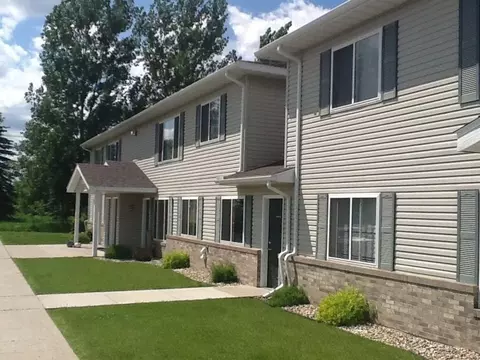 902 8th Ave S, Wahpeton, ND 58075