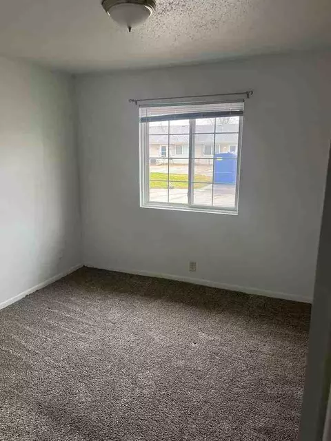 201 SW Linden St, Ankeny, IA 50023