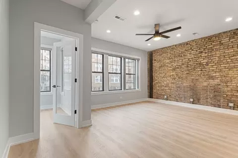 7642 N Eastlake Ter, Chicago, IL 60626