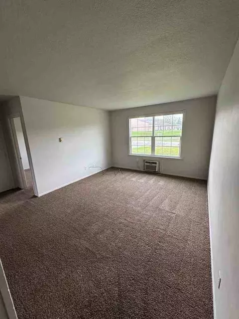 4707 Furge Dr, Fort Wayne, IN 46835