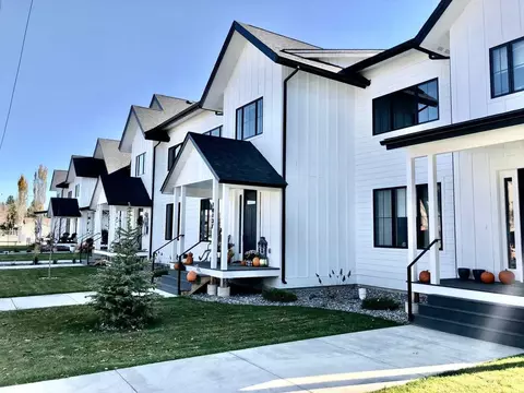 1013 7th St E, Whitefish, MT 59937