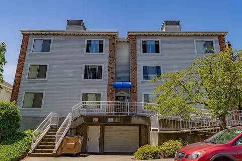 4315 9th Ave NE, Seattle, WA 98105