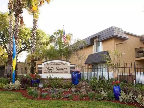 355 Monument Rd, Jacksonville, FL 32225