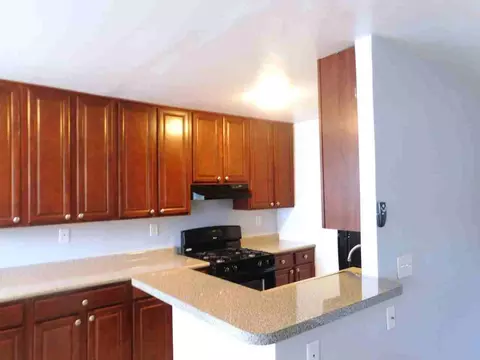 2150 21702 Gateway Ter, Easton, PA 18045