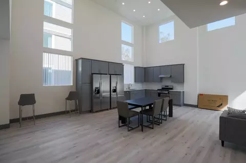 1180 W 37th Pl, Los Angeles, CA 90007