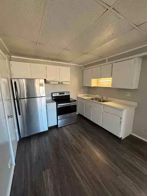 1126 Langley Rd, Waterloo, IA 50702